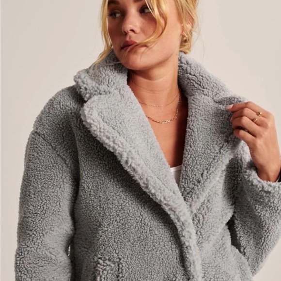 A&F Teddy Long Coat sz small - Picture 2 of 9